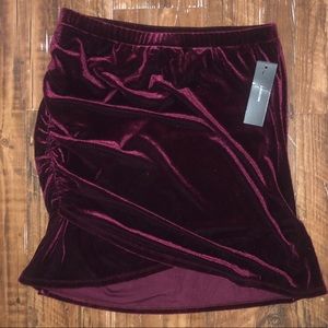 Lulu’s velvet ruched wrap skirt NWT